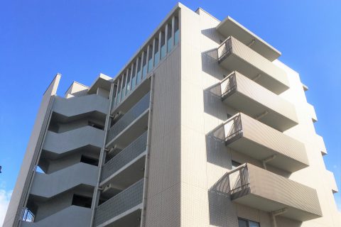 一棟マンションを売却したい。まず何から手を付ければいいか